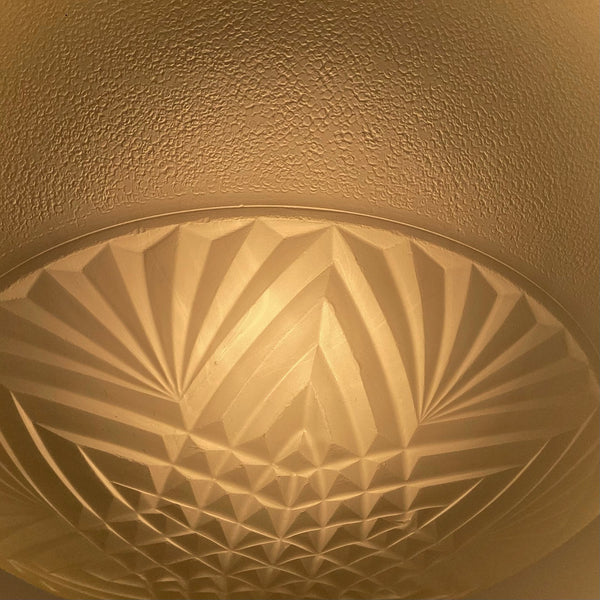close-up-art-deco-pressed-glass-shade-vintporium.