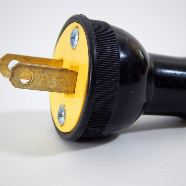 Easy to use non-polarized round plug. Available at www.vintporium.com